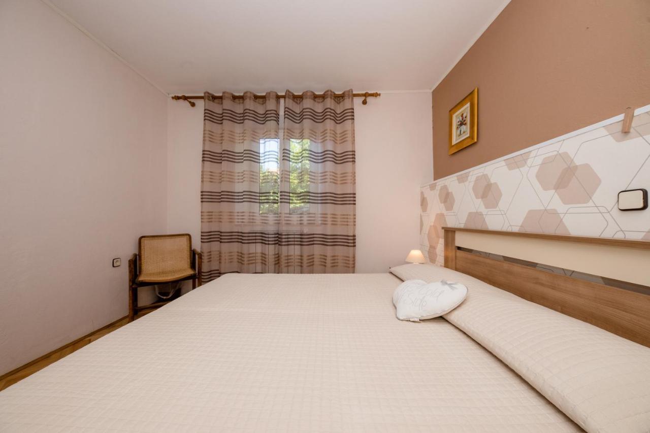 Apartments Davorka Kampor Bagian luar foto