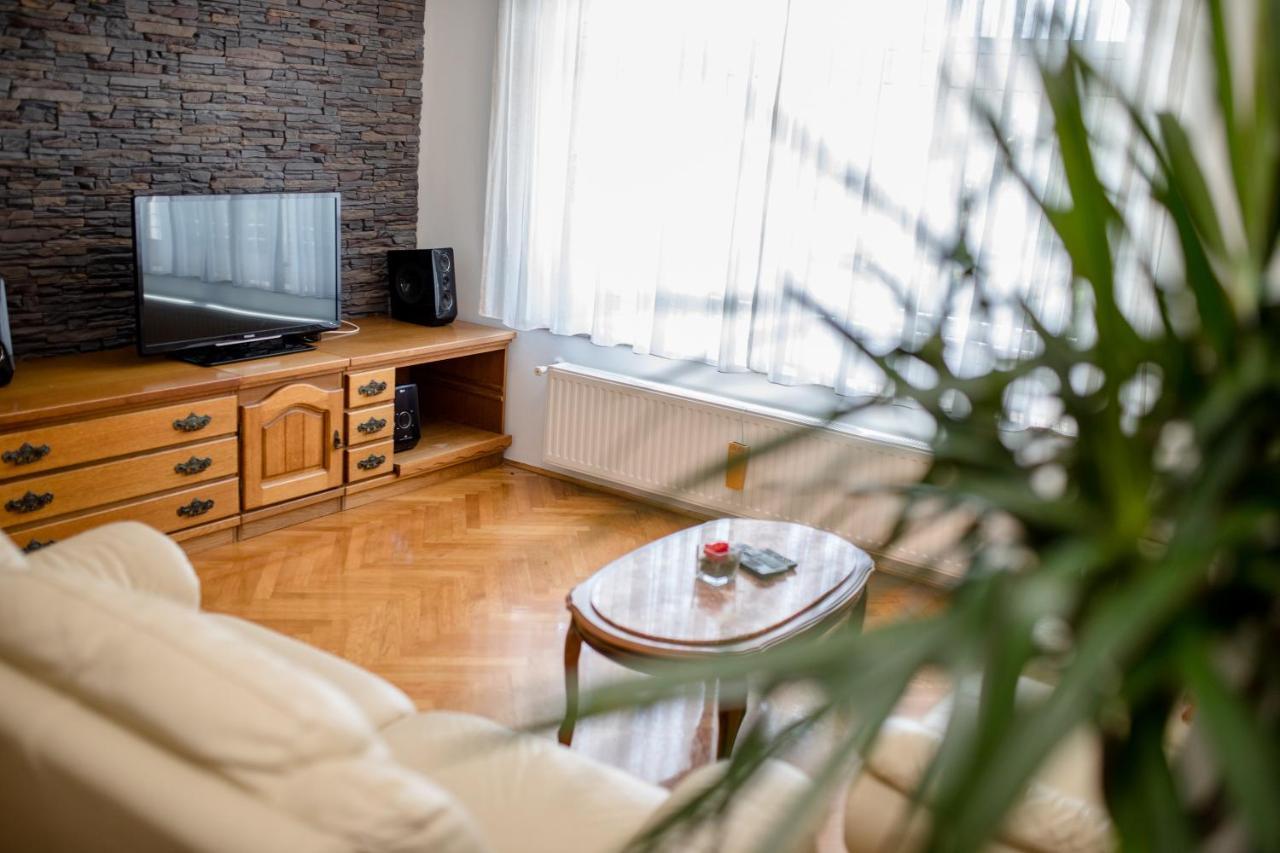 Apartments Davorka Kampor Bagian luar foto